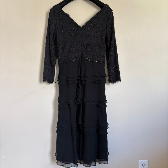 Women's Tadashi Collection Black Lace Tiered Midi Dress Size 6 - Picture 3 of 14